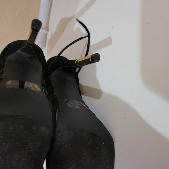 Shoes - Picture 4 of 4